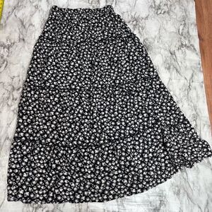 Japna Black White floral Pattern tiered Maxi Skirt size medium boho Cottagecore